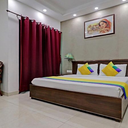 Itsy Hotels Hamlets Stay Noida Buitenkant foto