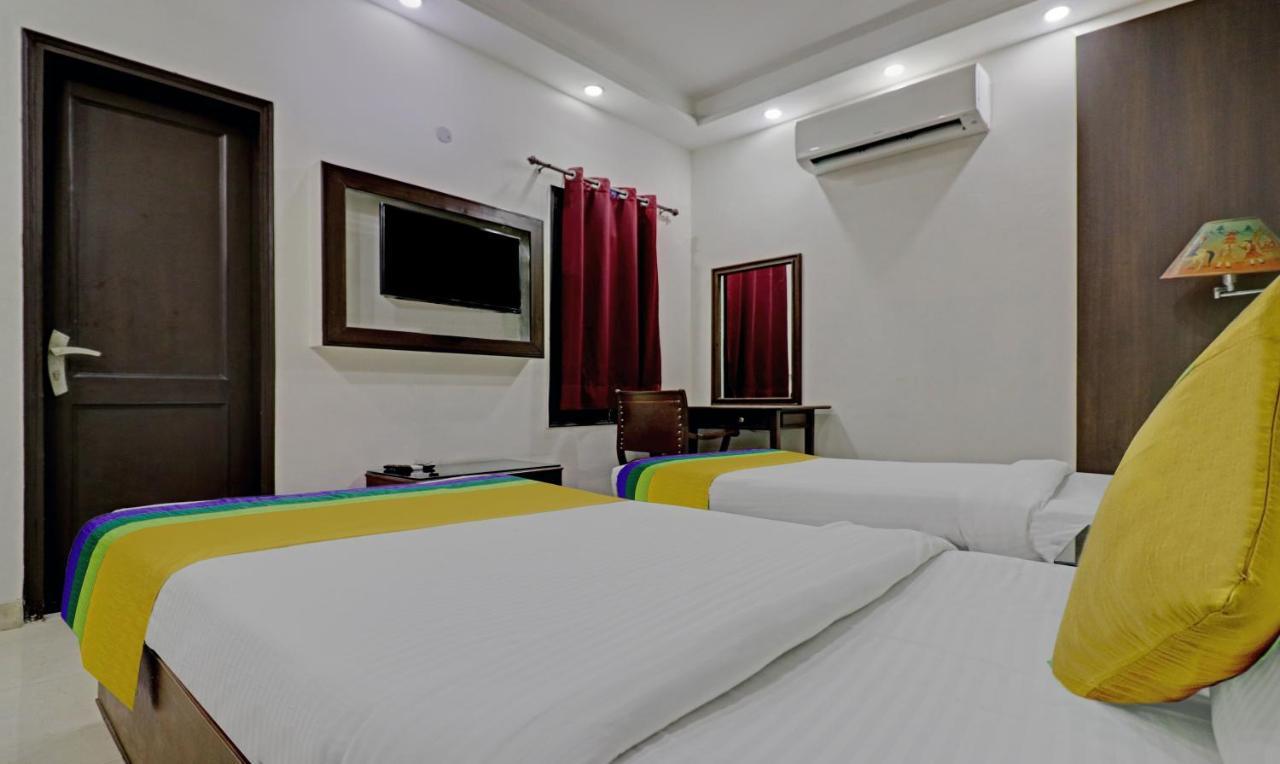 Itsy Hotels Hamlets Stay Noida Buitenkant foto